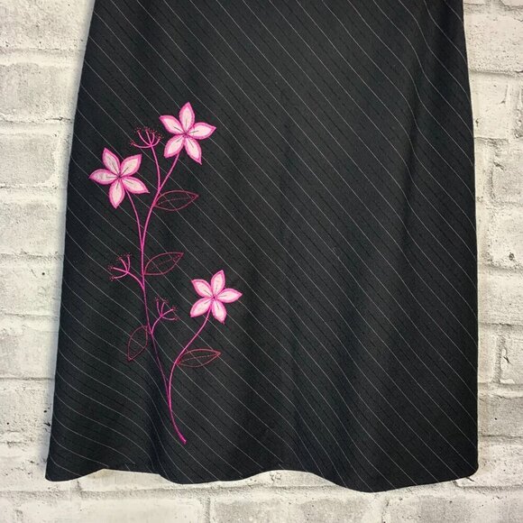 Vintage 90s Black Pinstripe Embroidered Flowers Knee Length A-Line Skirt - Picture 3 of 12